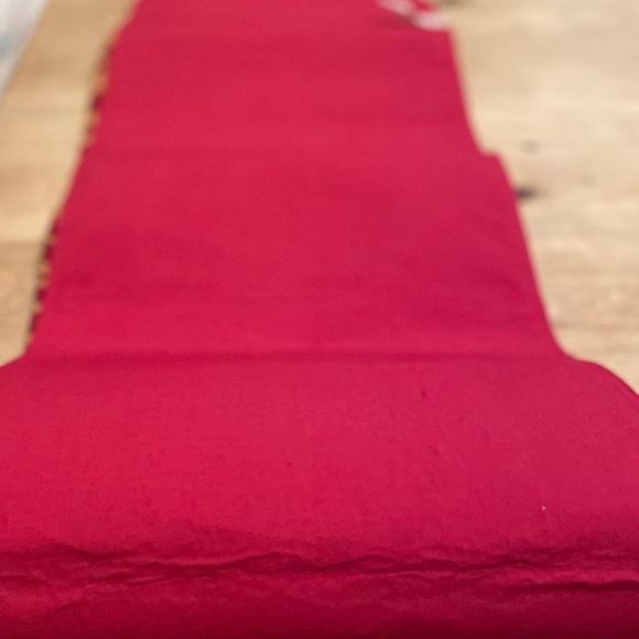 Pier 1 Elegant Textured Brocade Table Runner Burgundy Gold Holiday - Picture 3 of 8